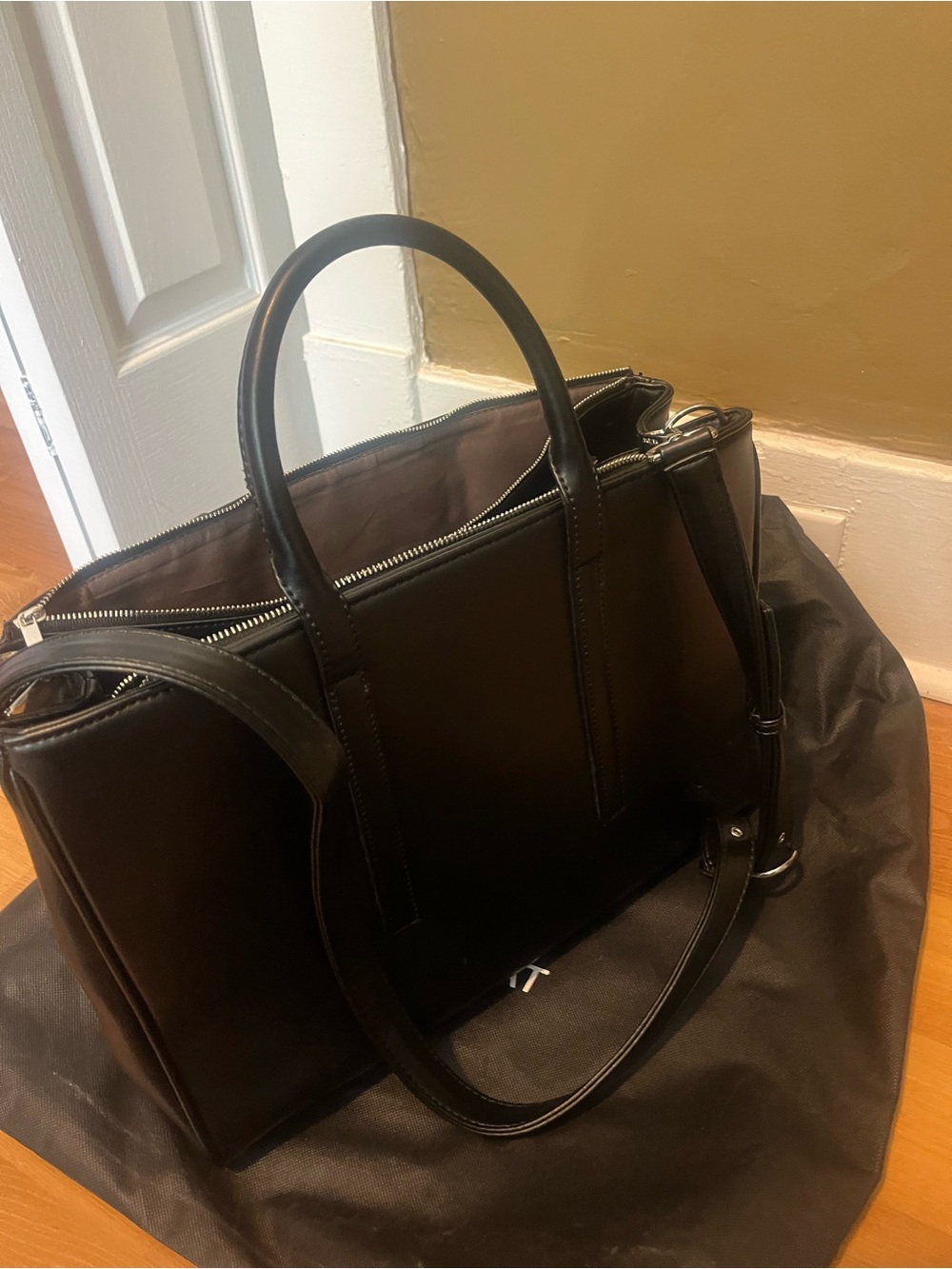 Matt & Nat- vegan/faux Leather Briefcase Tote - Classic Professional Carry - Picture 4 of 10